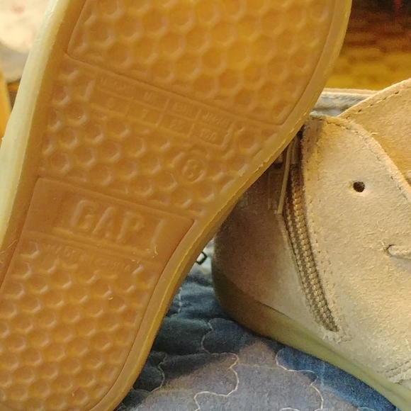 Shoes size8 - Picture 2 of 3